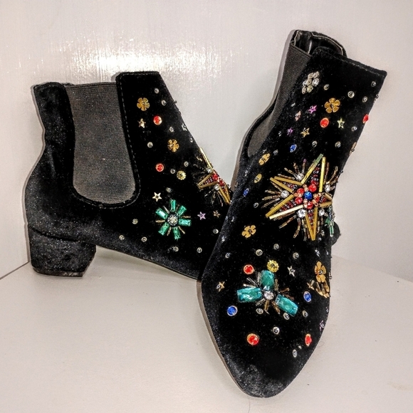 BLACK VELVET BETSEY JOHNSON JAX BOOTIES - Picture 4 of 11